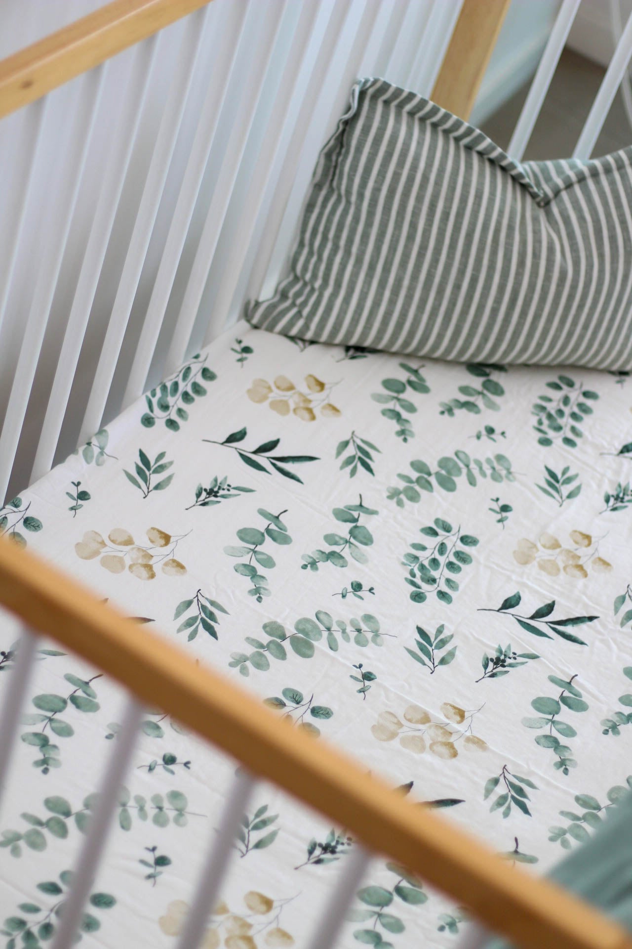 Leaf sales cot bedding